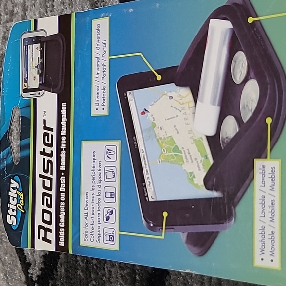 ROADSTER HOLDS GADGETS HANDS-FREE SMARTPHONE NAVIGATION - Picture 5 of 10